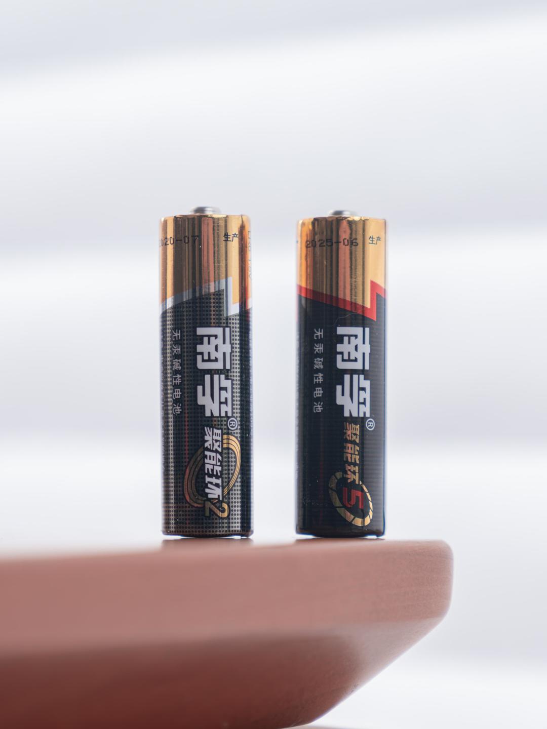 5 号碱性电池大横评:7 大品牌全面比拼,谁是真正的耐用王者?
