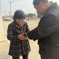 摔坏脑袋的二爷爷终于拥有了老天才电话手表