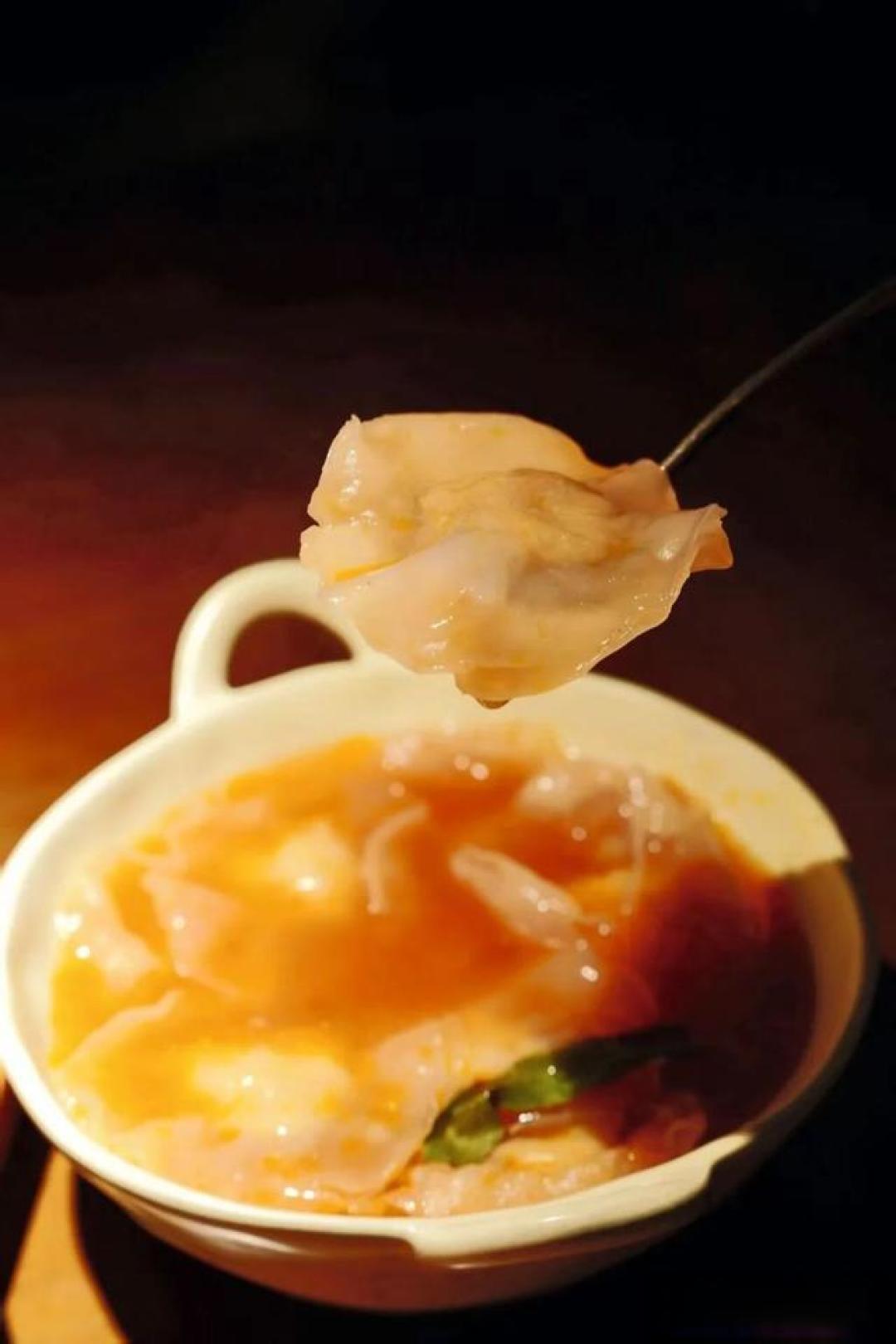 “反预制”的年轻人,悄悄捧红了低调的地方菜?