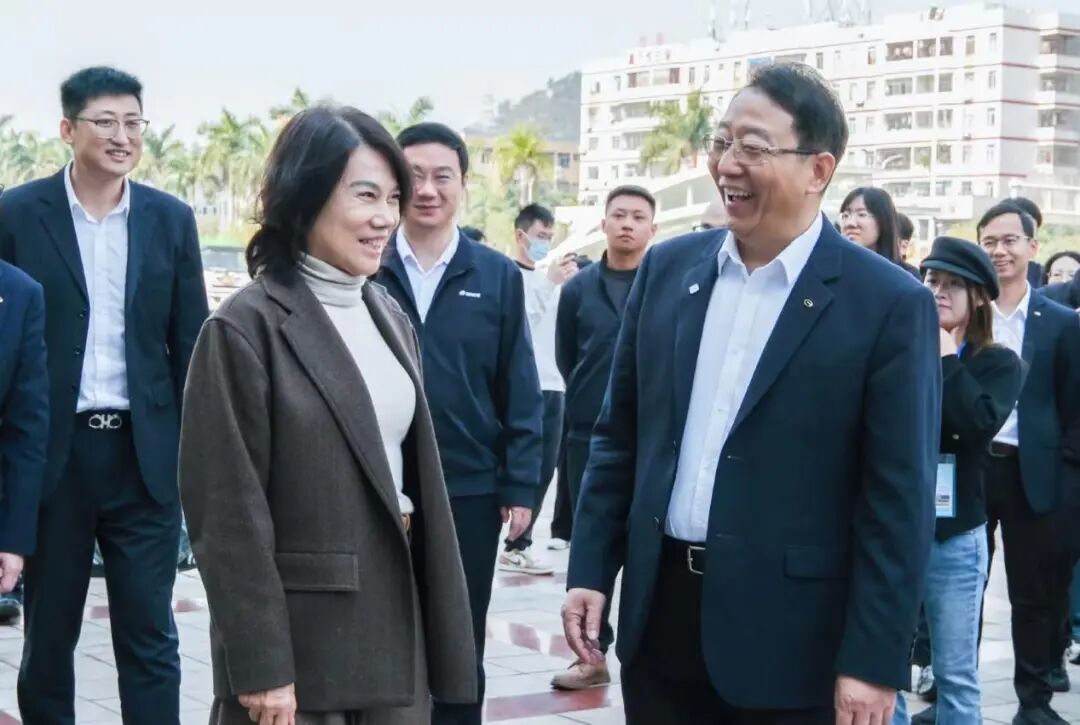 突发，71岁董明珠卸任！