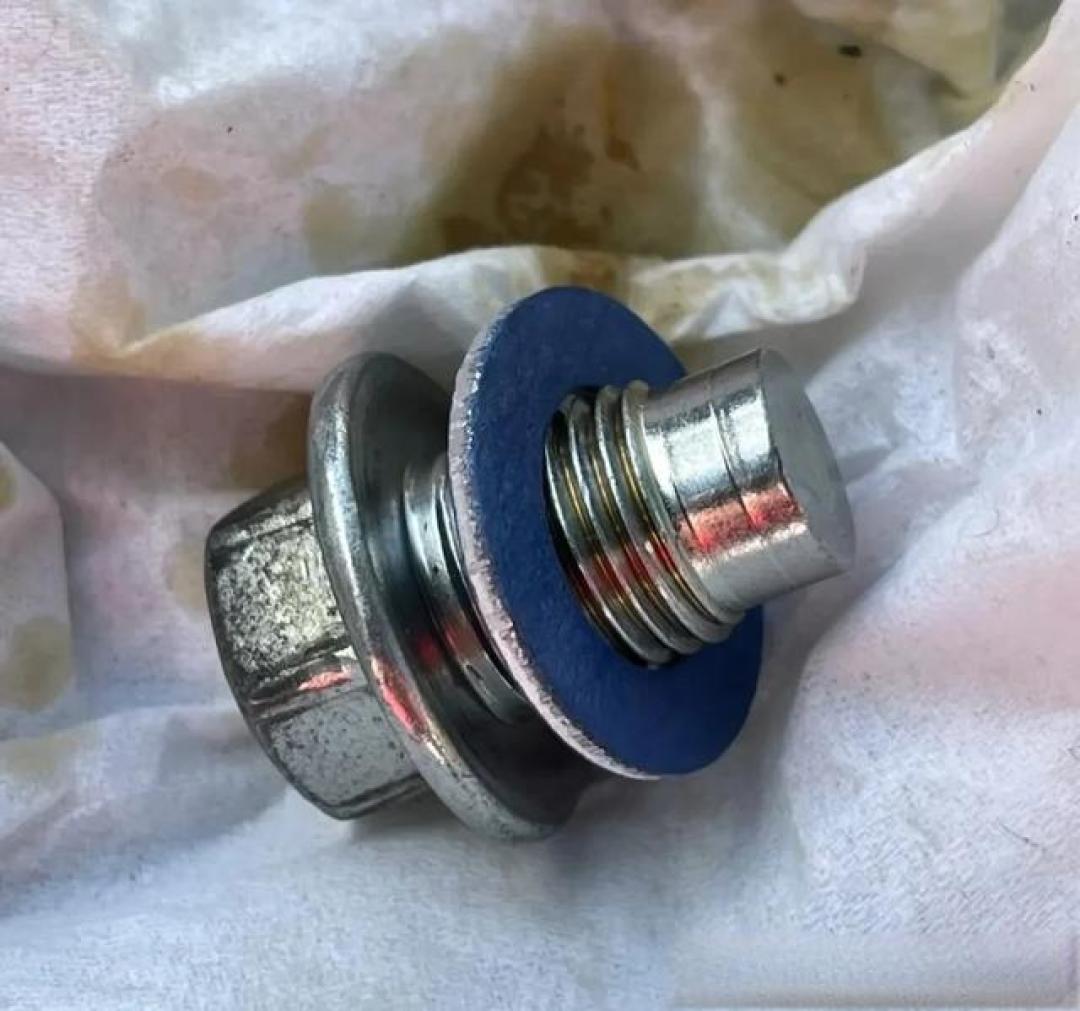 为什么有些车主喜欢自己换机油?自己更换机油需要注意什么?