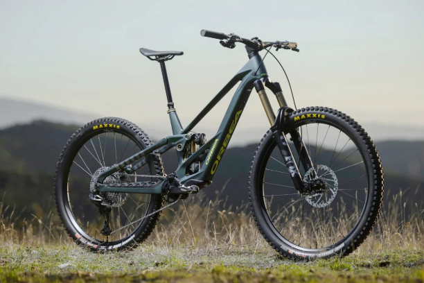 轻量级电动山地车的未来：Orbea Rallon RS颠覆传统