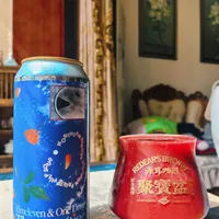 国产精酿果啤 vs 进口果泥啤酒：谁更值得你掏钱？