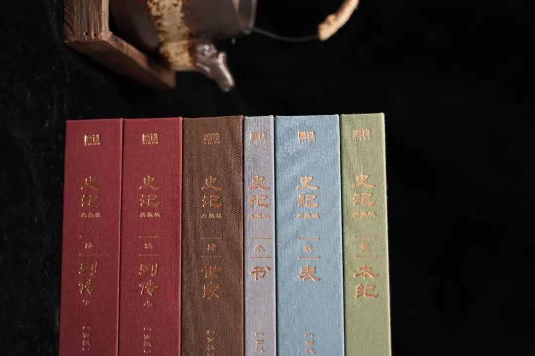 今晚八点首发,亲签钤印限量编号1000套!“读得完、用得上、留得住”