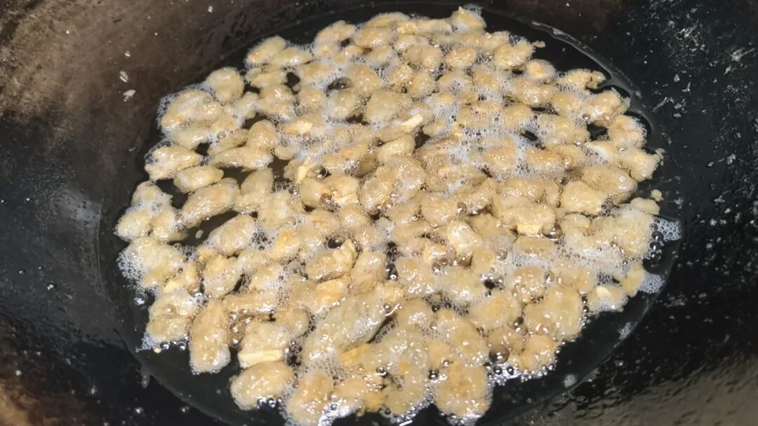 新年仪式感：第一次熬猪油，解锁儿时的香