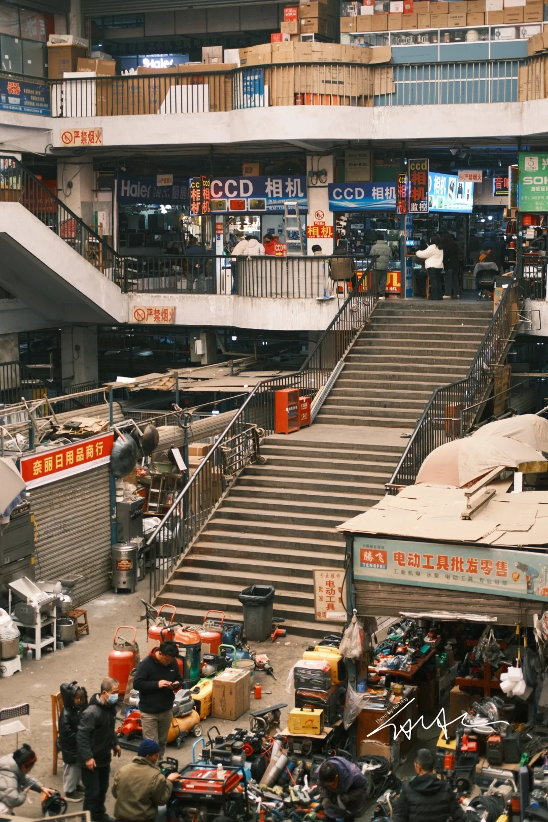 成都五块石旧货市场:藏在北门的时光宝藏地