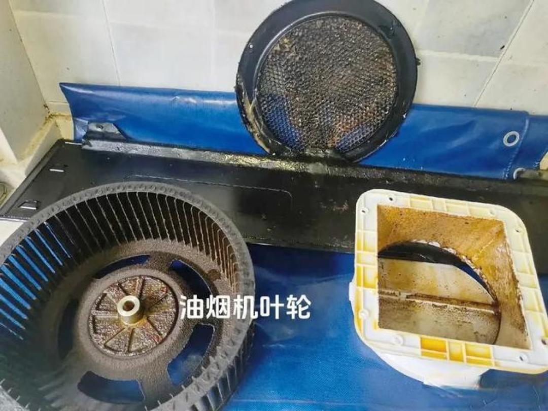 炒完菜就关油烟机?医生警告:这才是厨房油腻、肺受损的元凶