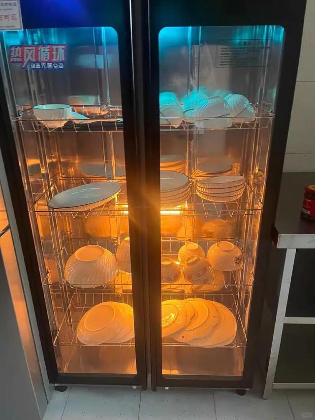 消毒柜变成了“碗柜”?当心!不通电的消毒柜是细菌培养皿