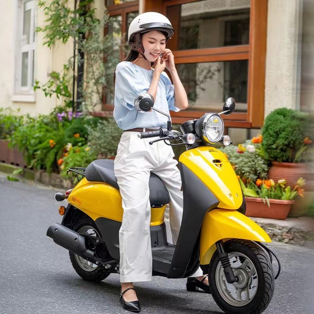 油耗1.75L，续航220公里，蓝牌能骑到老，要啥电动车