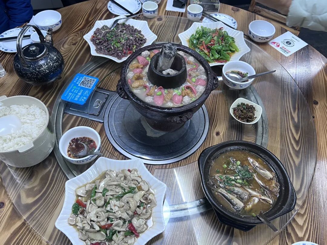 这一次去云南,在腾冲领略了热气腾腾的美食风味