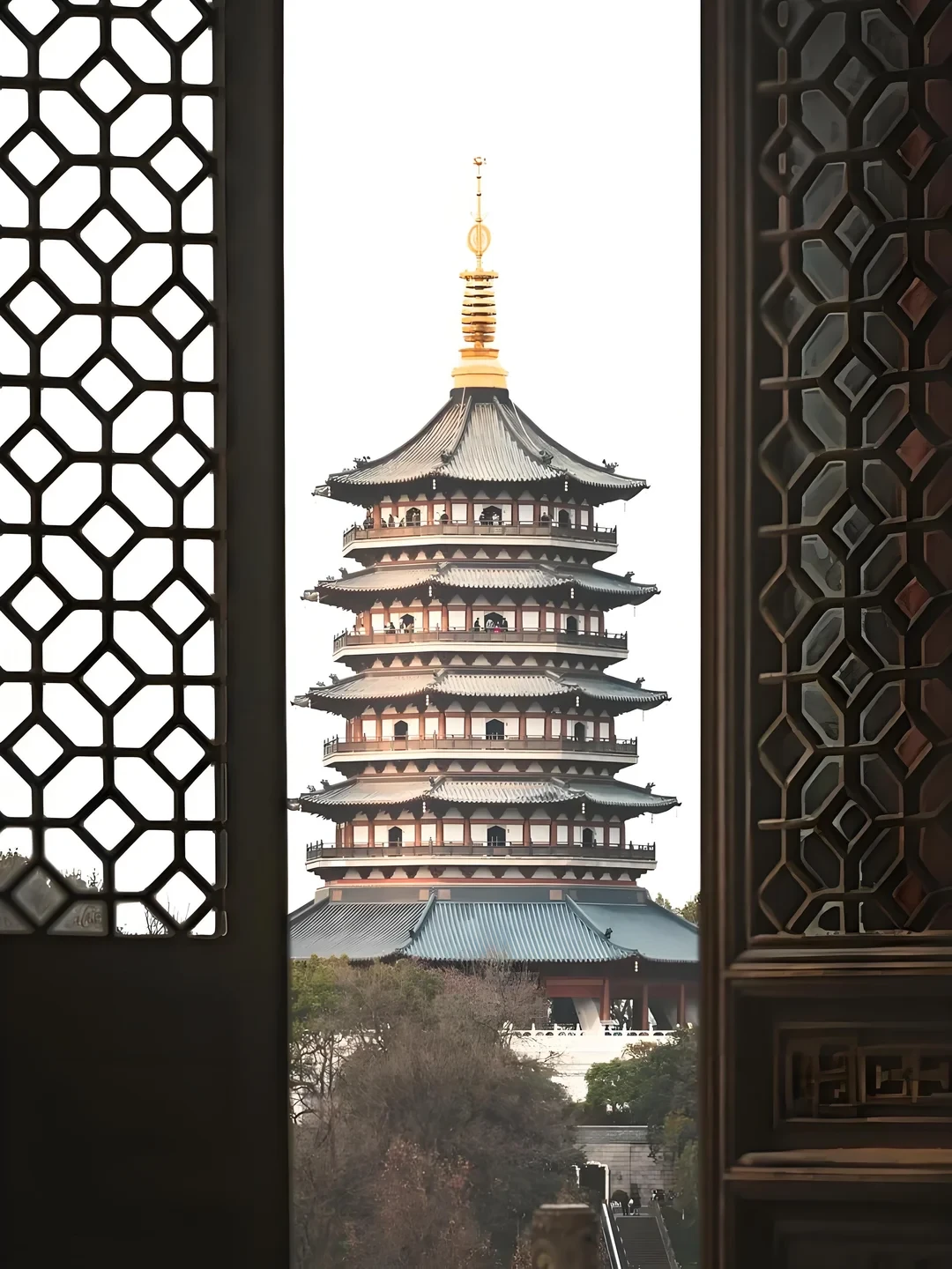 《太平年》的背后：钱弘俶与杭州三塔