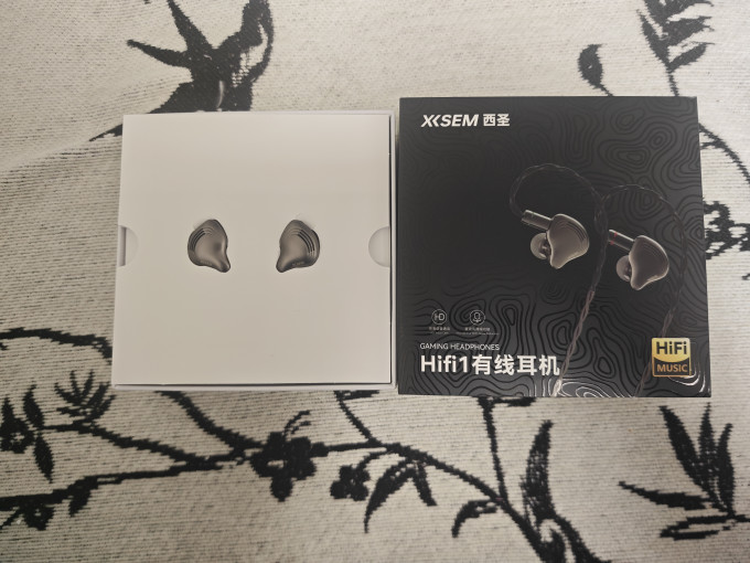 西圣耳机