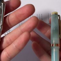 弘典钢笔之CA35:开盖快、笔握粗，书写顺，但是有一个缺点