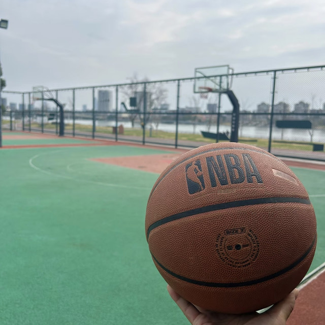 坚持篮球一年，体重减6斤