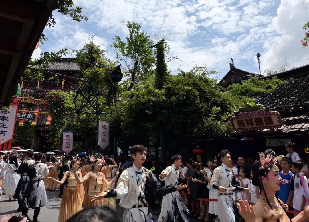 十字路口的宋城演艺:9.6亿“租转买”关联交易,凸显模式困局 |钛媒体深度