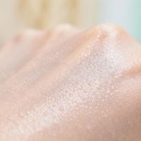 敏感肌也能安全美白？修护型美白方案的科学选择指南