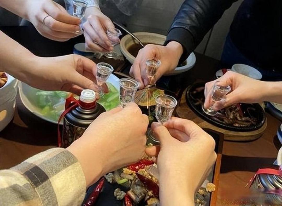 销量刚回暖,价格就暴涨!难怪茅台曾面临寒冬,吃相让我很难接受