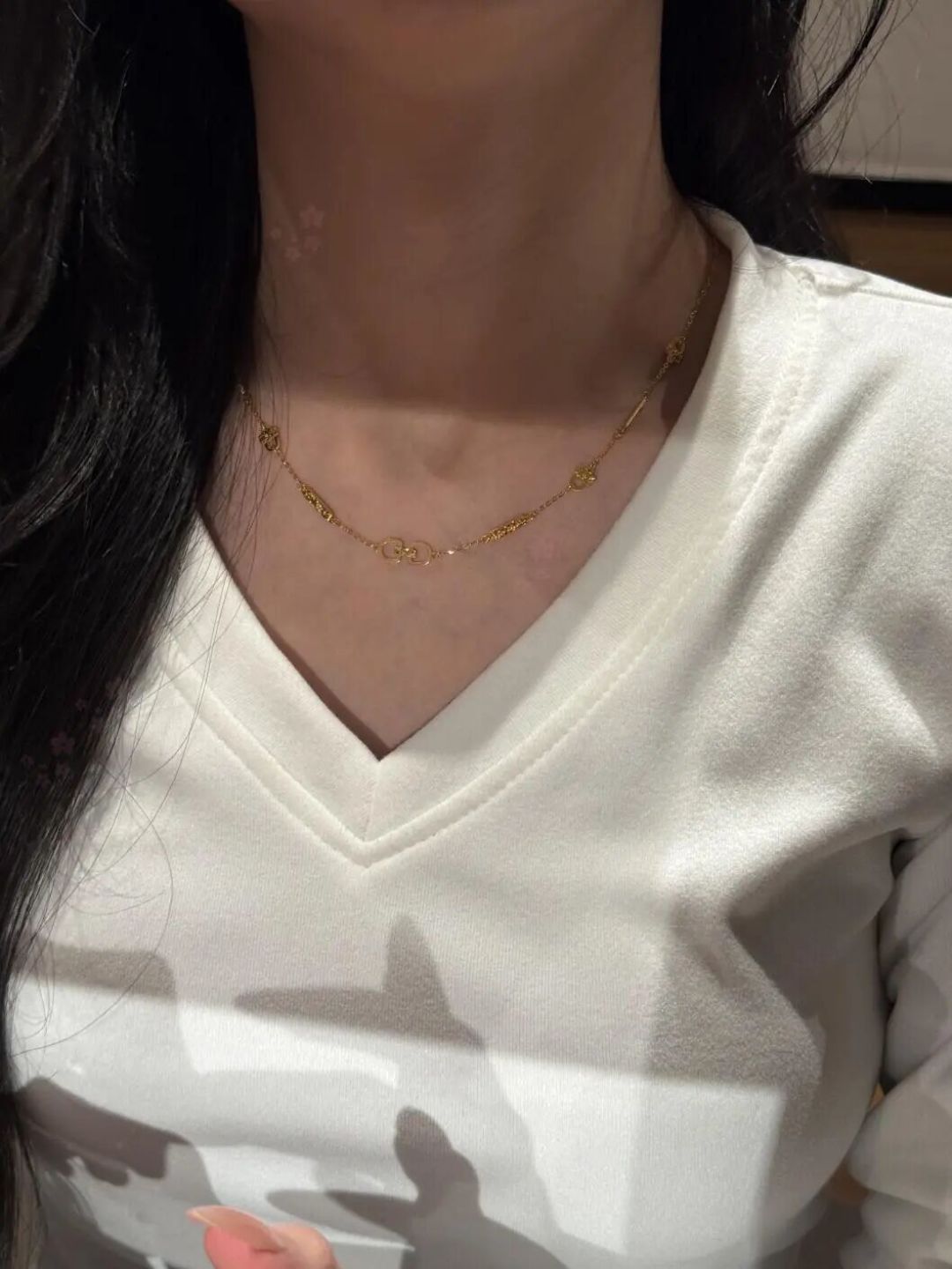 足金多元素项链,轻盈设计的日常百搭款