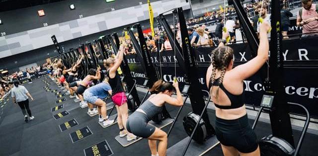 继CrossFit后，一场比赛7000人的HYROX凭什么风靡中产？_综合训练器_什么值得买