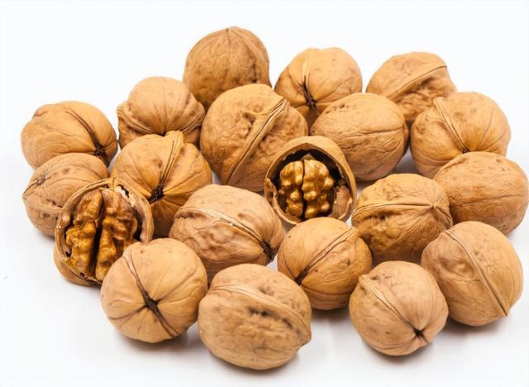 三种坚果是养肝王，每天吃一点，肝脏筑起铜墙铁壁