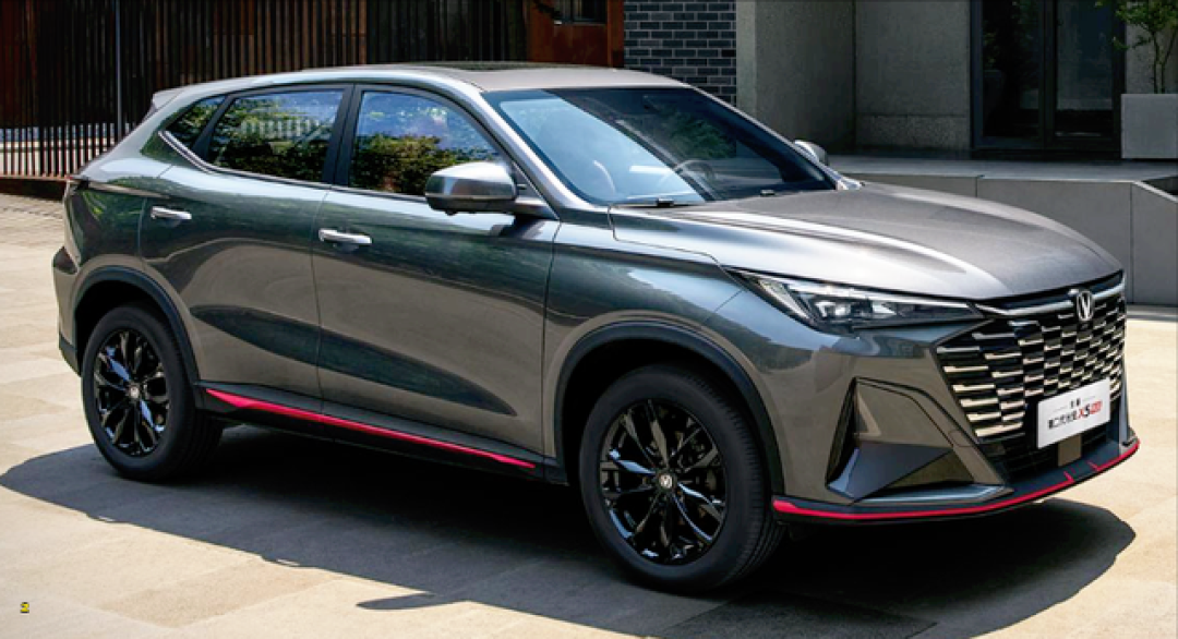 长安造了一台“颜值SUV”，优惠完5.99万，搭载蓝鲸发动机