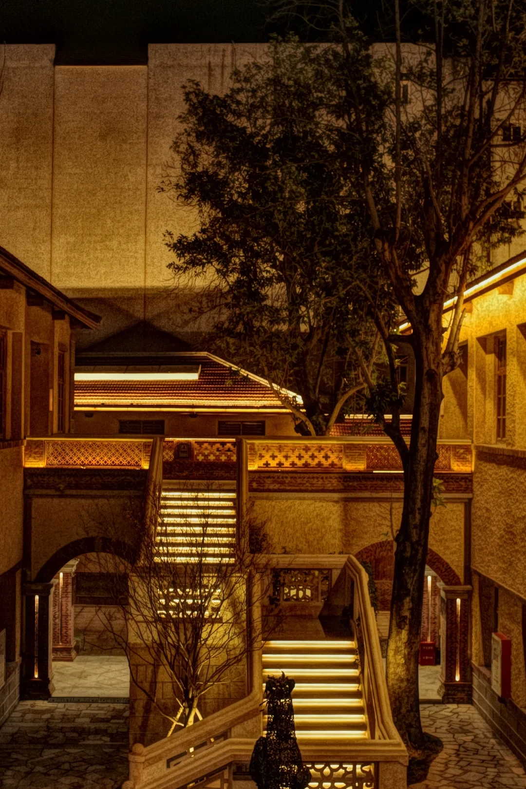 夜游泉州｜最适合韦斯安德森拍电影的地方