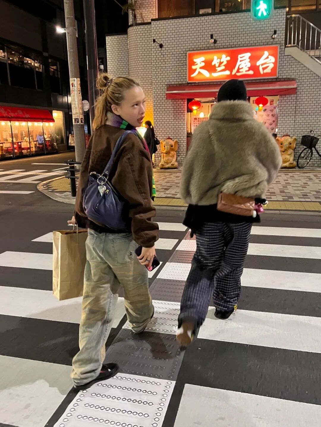 Ins穿搭博主O0hyr｜复古混搭citygirl日常出街｜叠穿的神啊！搭配不再单调