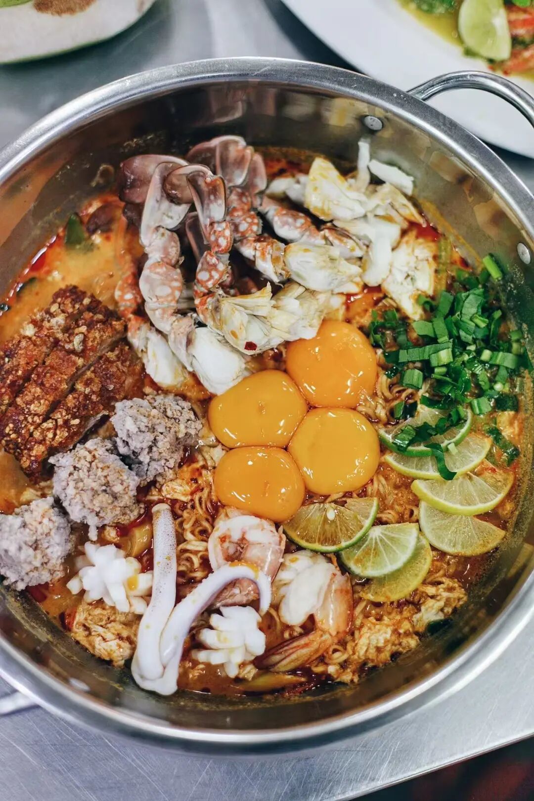 每年登顶全球“街边美食天堂”，船面才3块一碗！数不清的平价米其林，完全吃不过来！