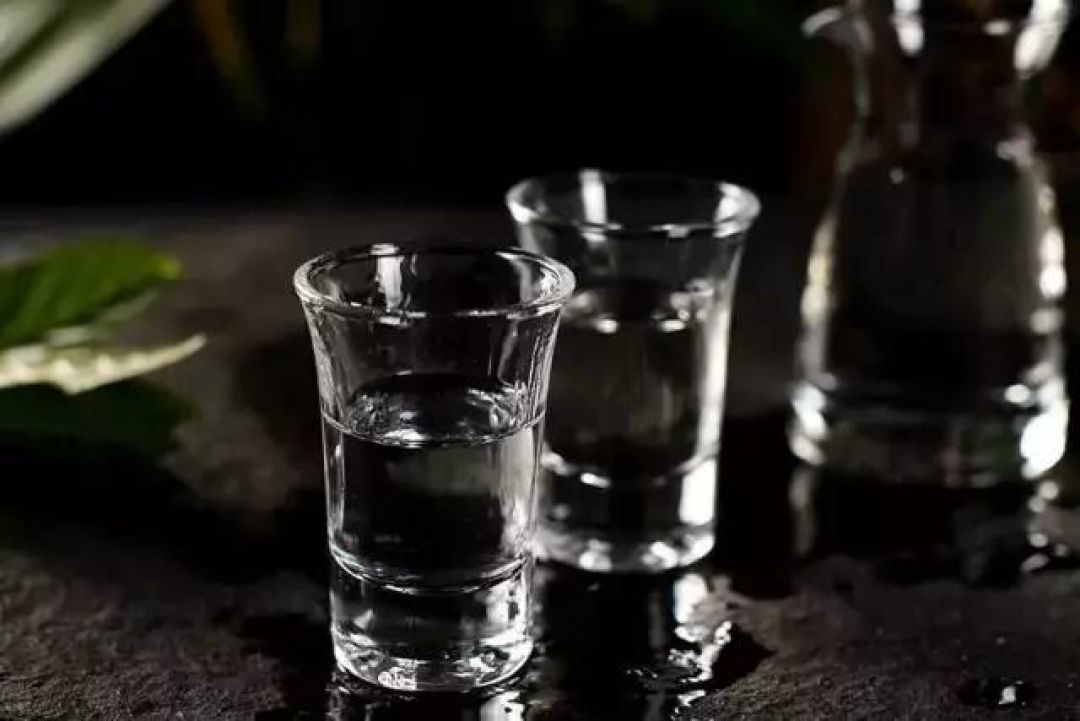 华哥读酒 |买酒不被坑!白酒酒标这些细节暗藏真假玄机