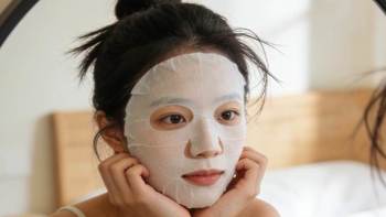 直击初老肌的抗老痛点 百雀羚多肽聚胶光感面膜破解肌肤困局