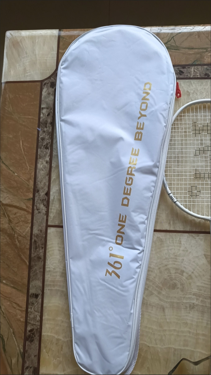 羽毛球具