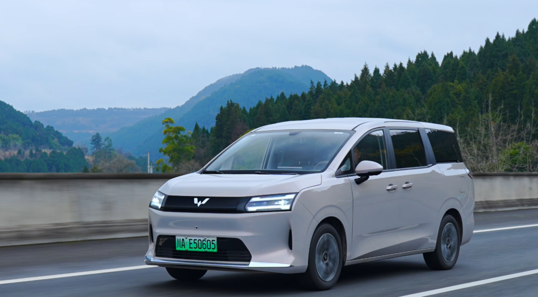 星光730EV冬季续航实测:高速能跑300公里,充电比一些400V车型还快|极速焦虑