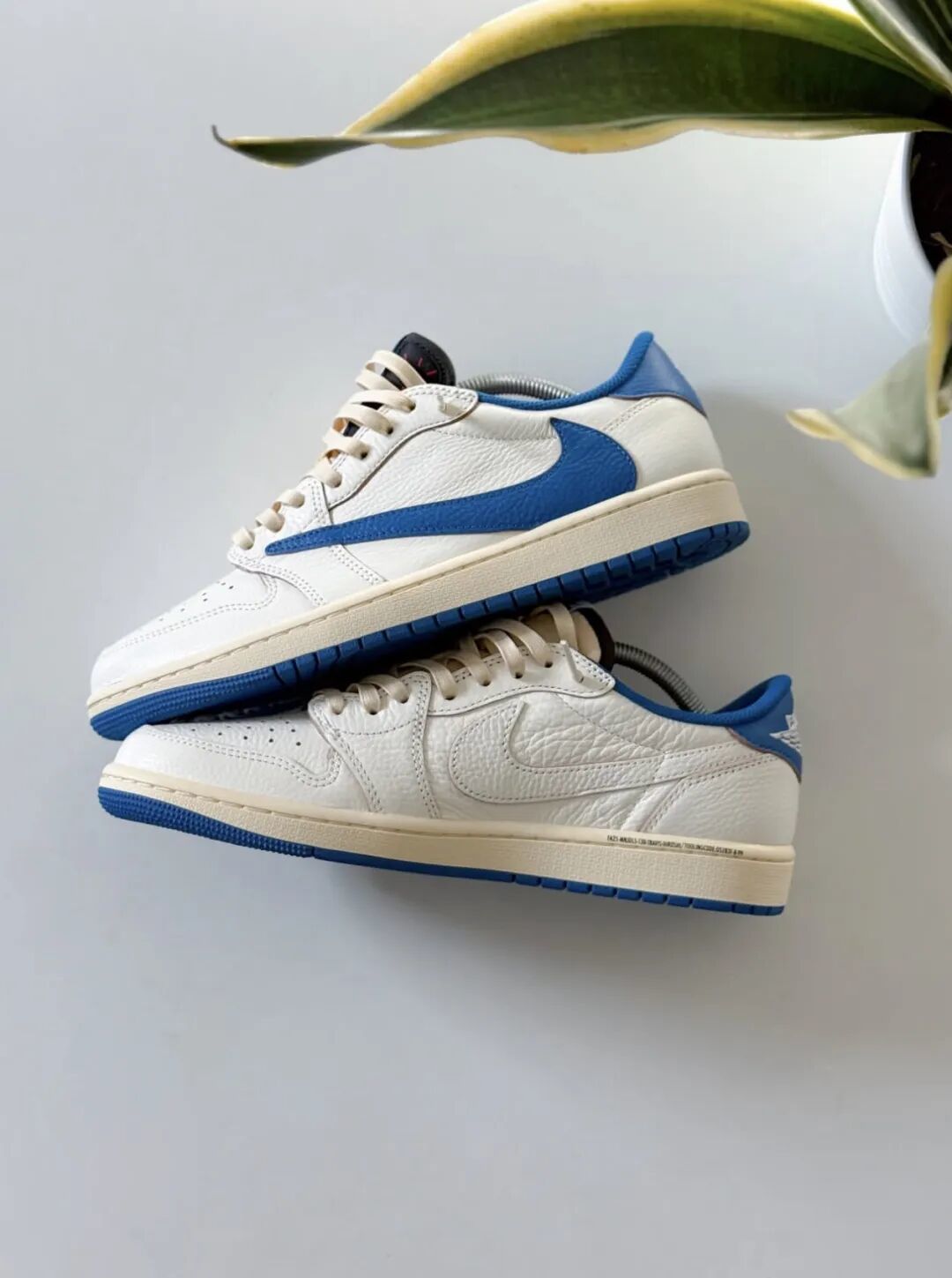 Travis Scott x AJ1:这双三方联名帅的有点太离谱了!