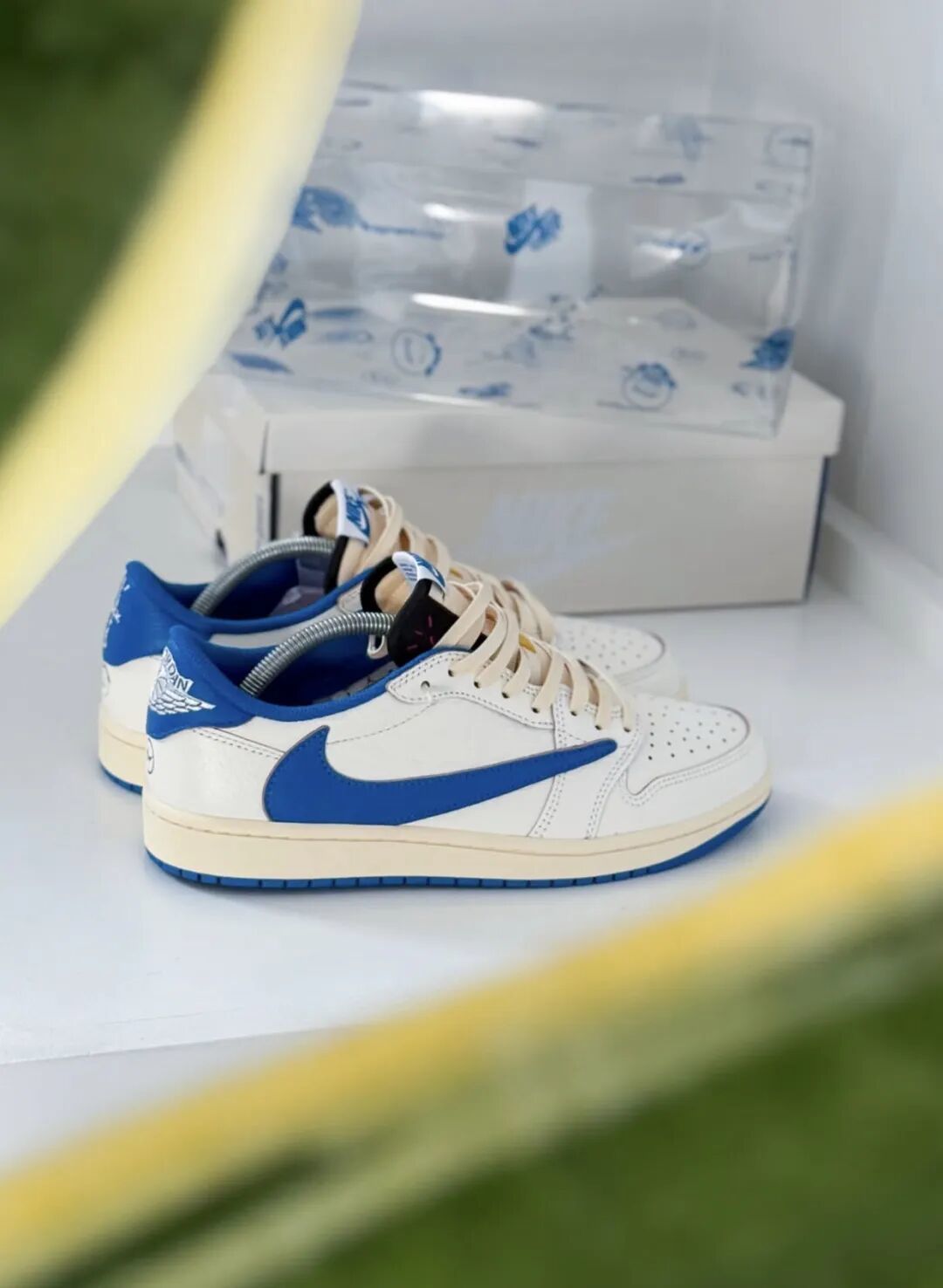 Travis Scott x AJ1:这双三方联名帅的有点太离谱了!