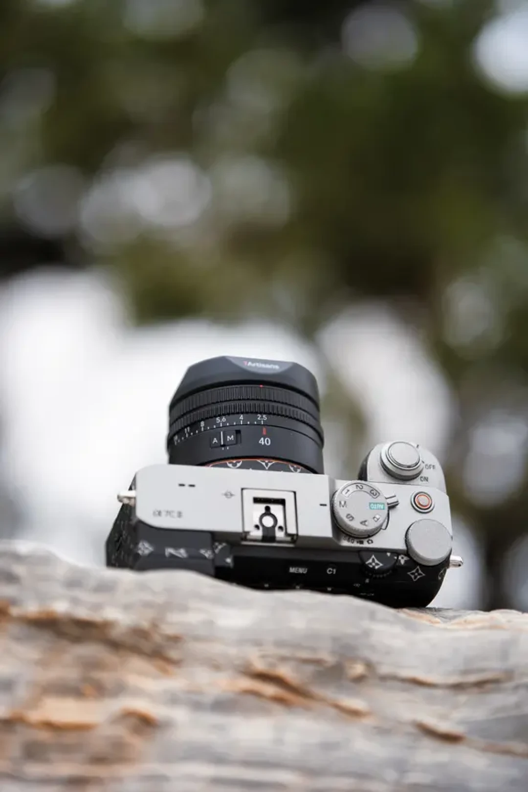 七工匠40mm F2.5,轻,但诚意十足!