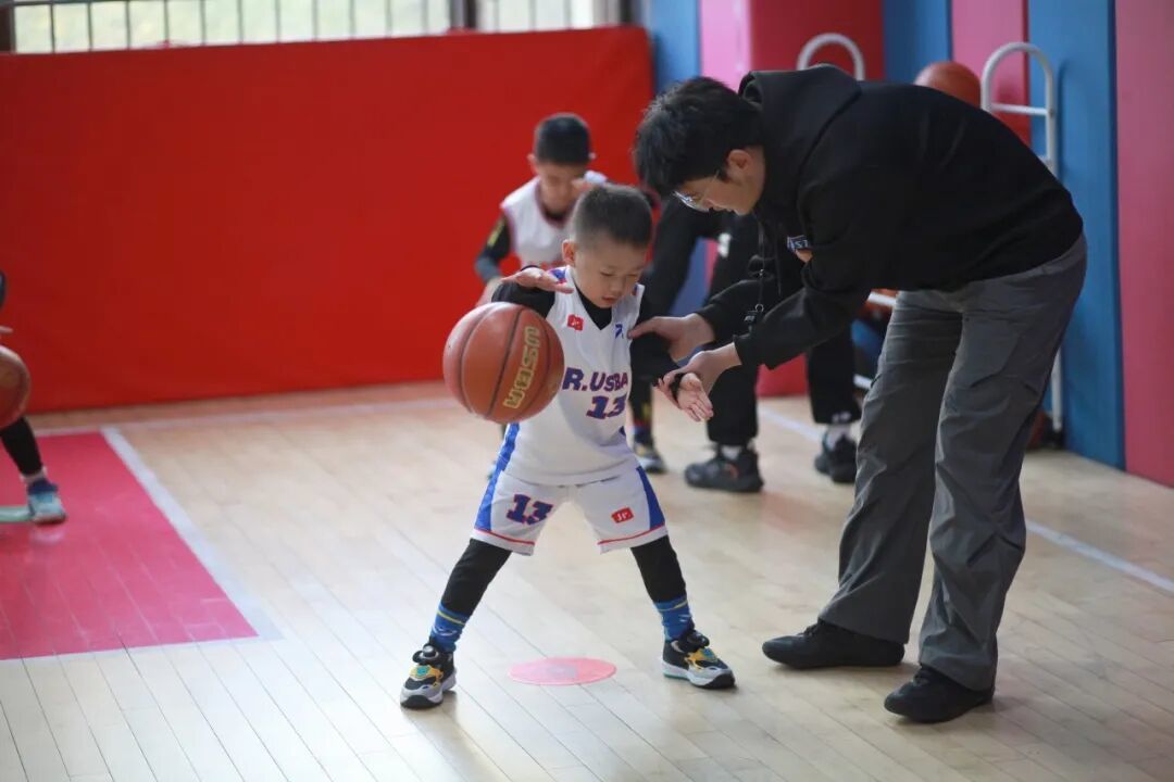 美蓝体育篮球小知识|冬季打球全攻略