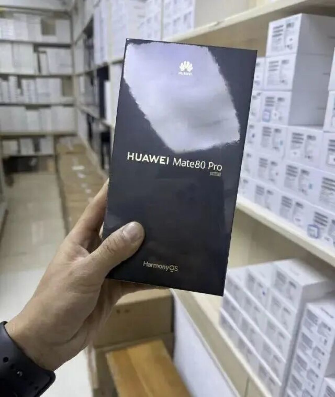华为 Mate 80 Pro 全被黄牛囤货!溢价太坑人