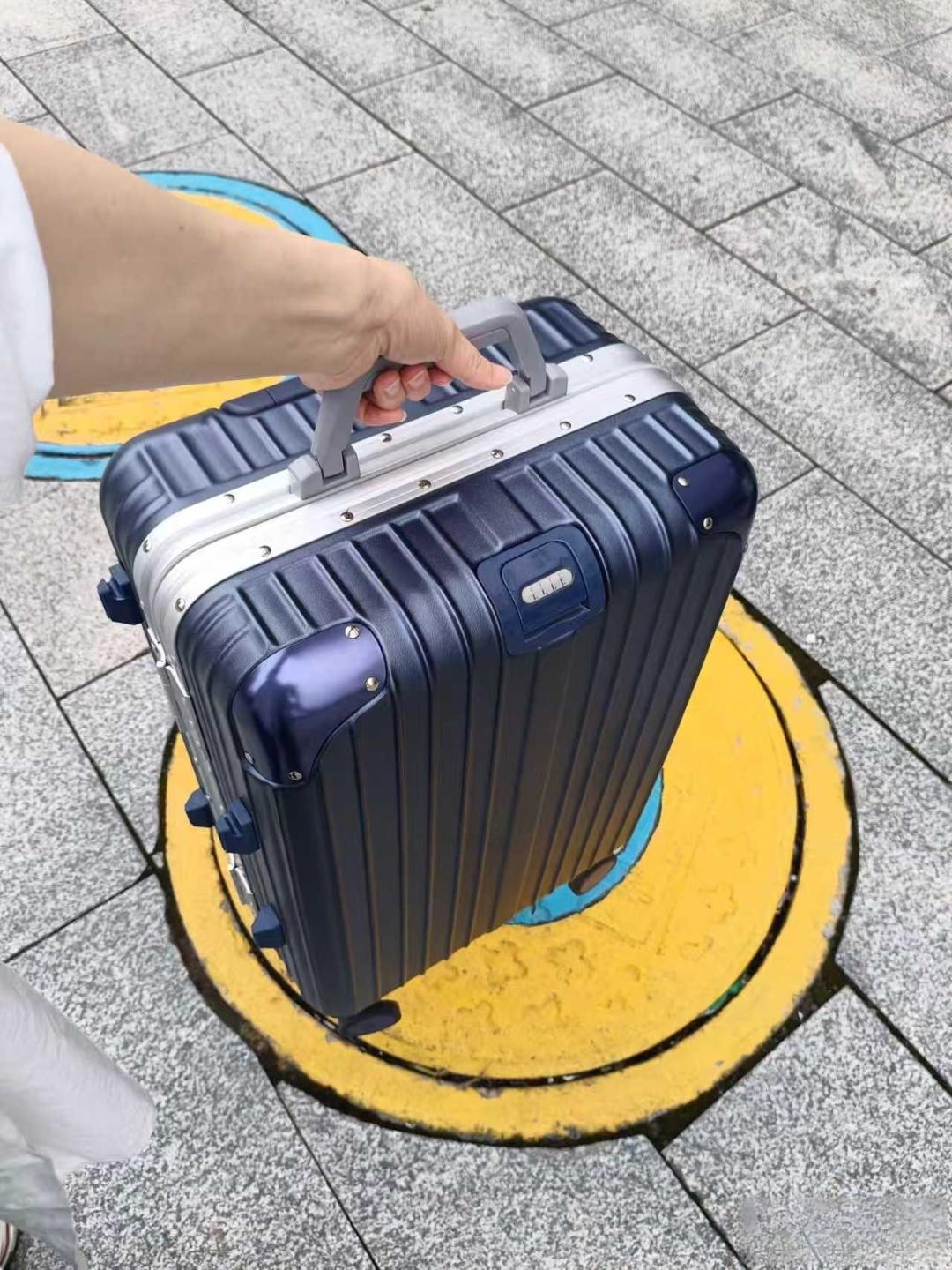 行李箱有必要买几千元的吗?