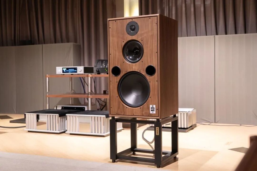 【器材测评】听见一种果敢的灵魂:雨后初晴Harbeth M40.5 XD2 音箱