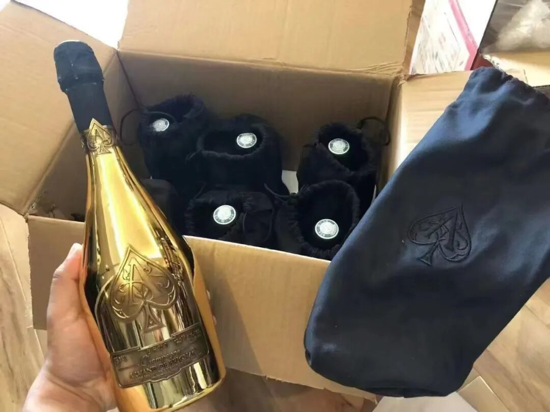 新年开瓶“嘭嘭嘭”!这8款香槟让你的年夜饭闪闪发光