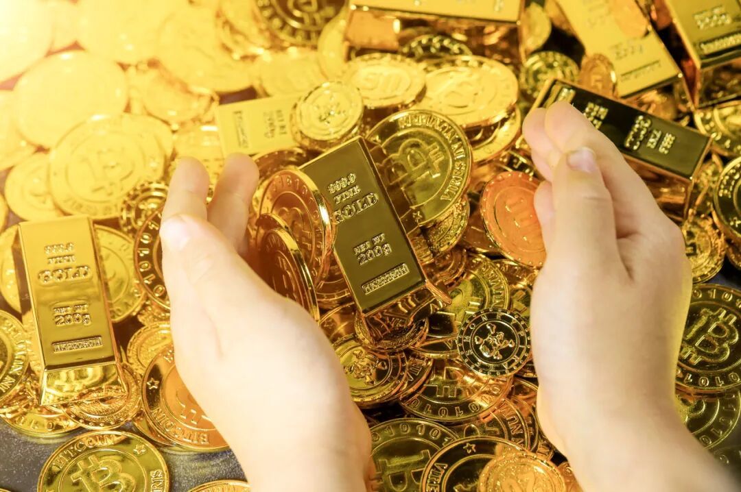 黄金投资综合分析：从历史脉络到未来策略