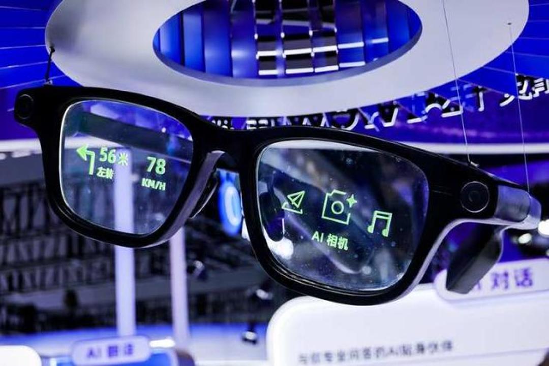 AI眼镜销量即将暴涨！明年或成“人手一副”的智能新宠？