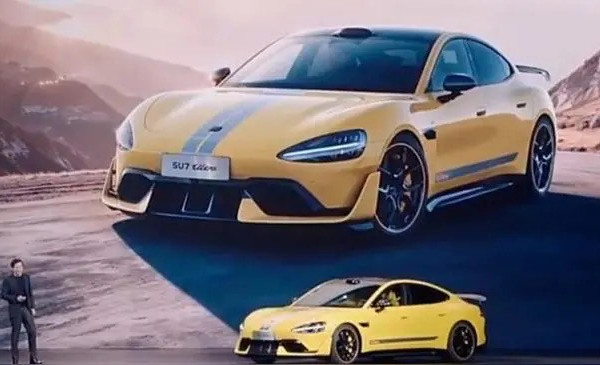 小米SU7 Ultra登陆《GT赛车7》