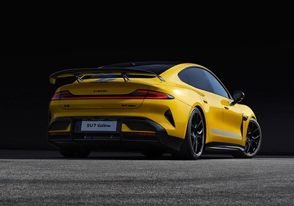 小米SU7 Ultra入驻《GT赛车7》