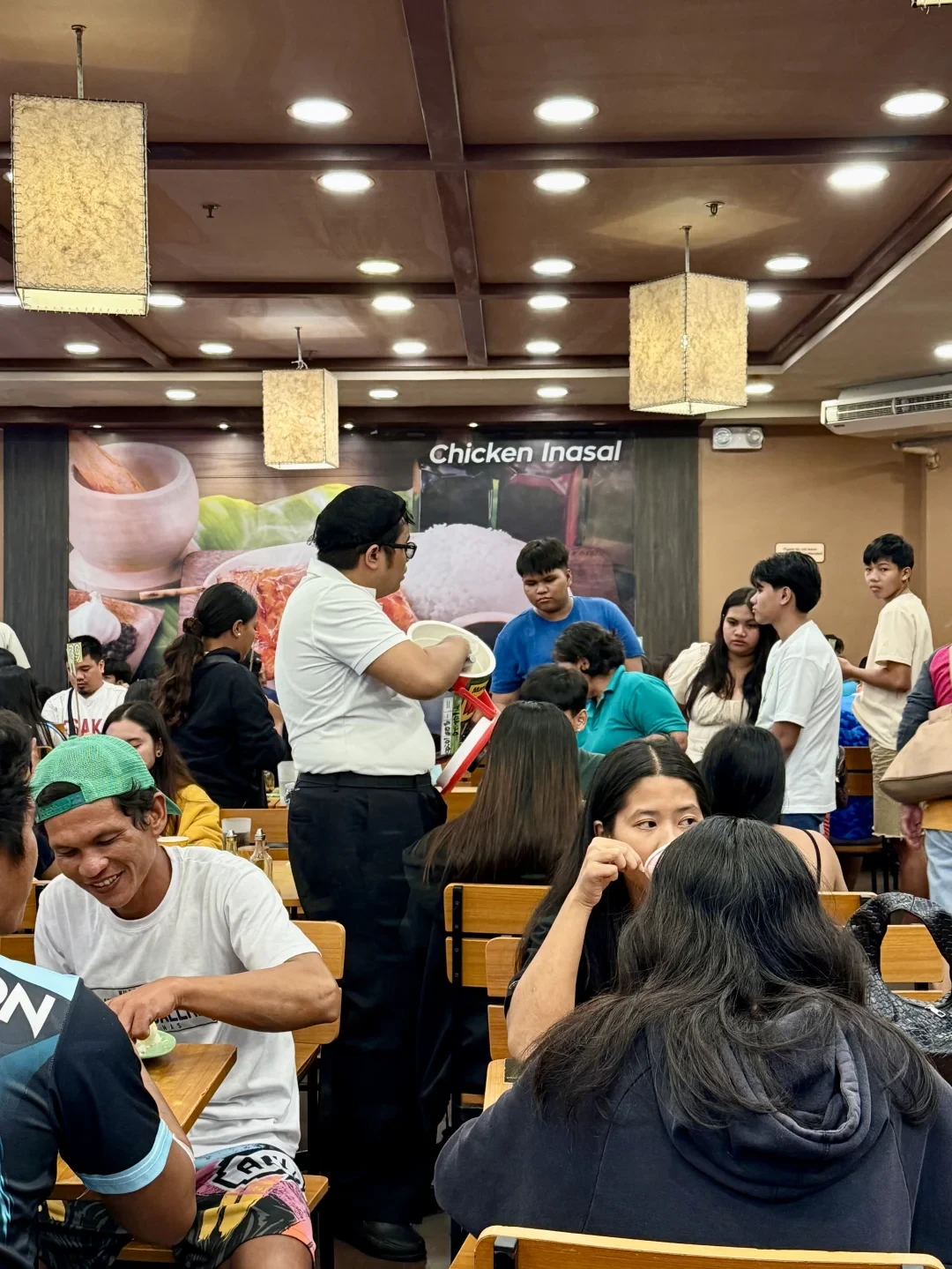 菲律宾国民主食|这只黄金烤鸡把我香迷糊了