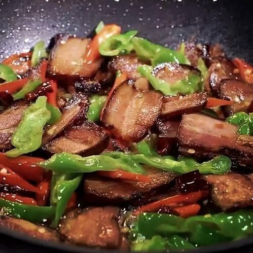 广东腊肉炒什么好吃？这个搭配，太好吃了！