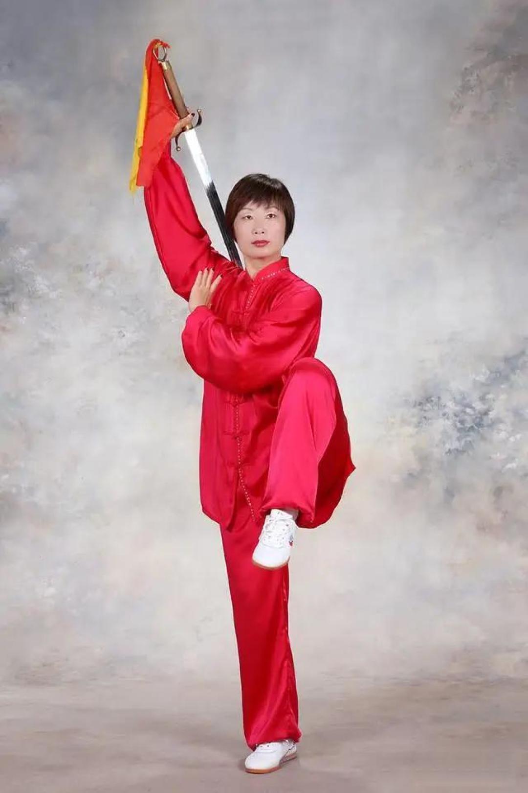 [名家讲拳]“沉肩坠肘”有诀窍～大道至简太极入门