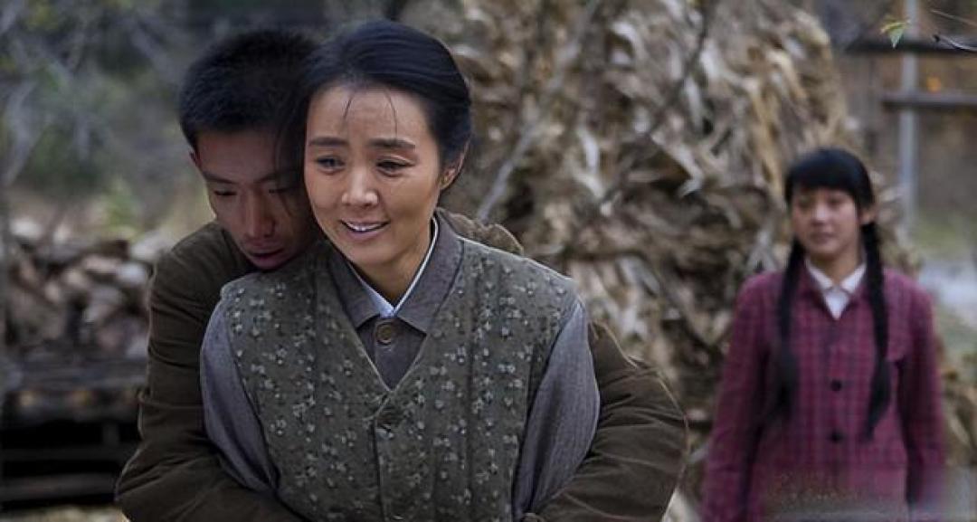姜文让她“一脱成名”,戏外依旧守身如玉,她早已过上另一种人生