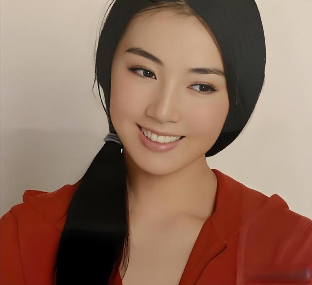 姜文让她“一脱成名”,戏外依旧守身如玉,她早已过上另一种人生