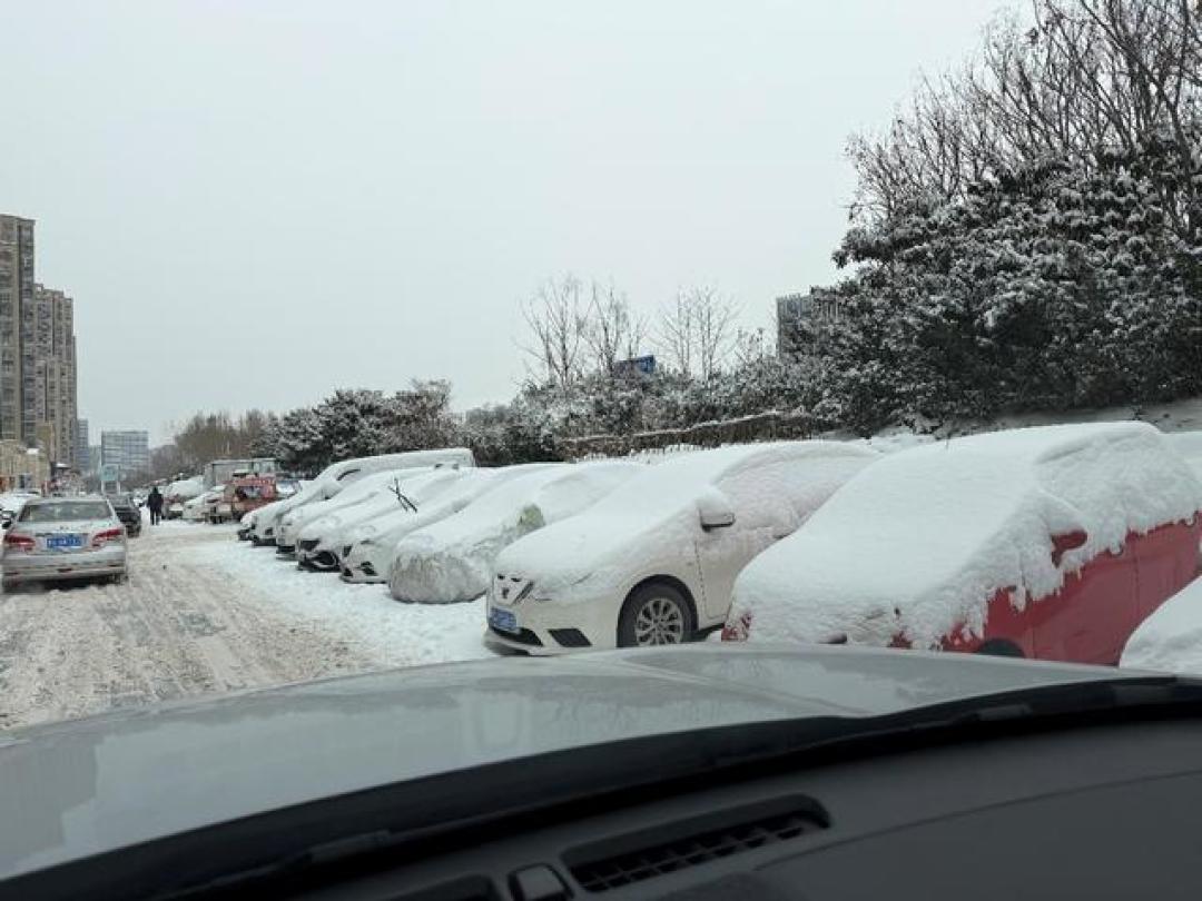 下雪天开车,这七件事千万不要干,轻则伤车,重则伤人!